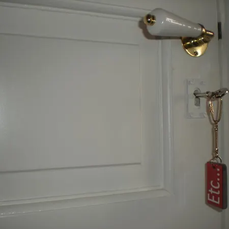 La Lit'hote Bed & Breakfast 3*